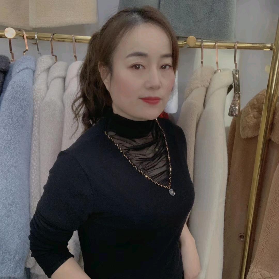 万年县雪琴服饰店