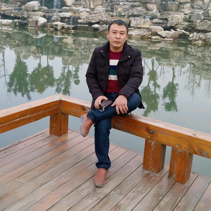 调皮的男人闯姜湖