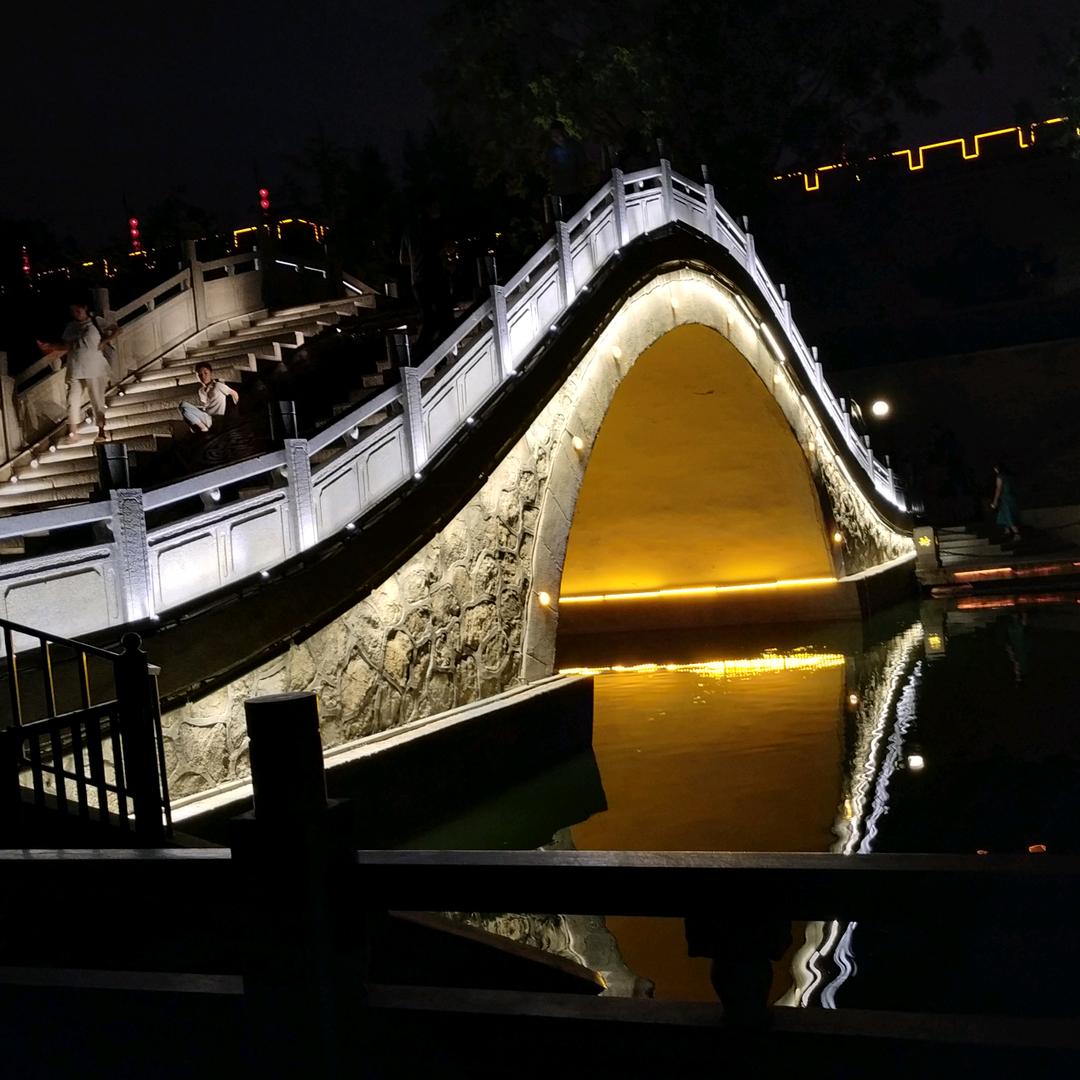 一人饮酒醉