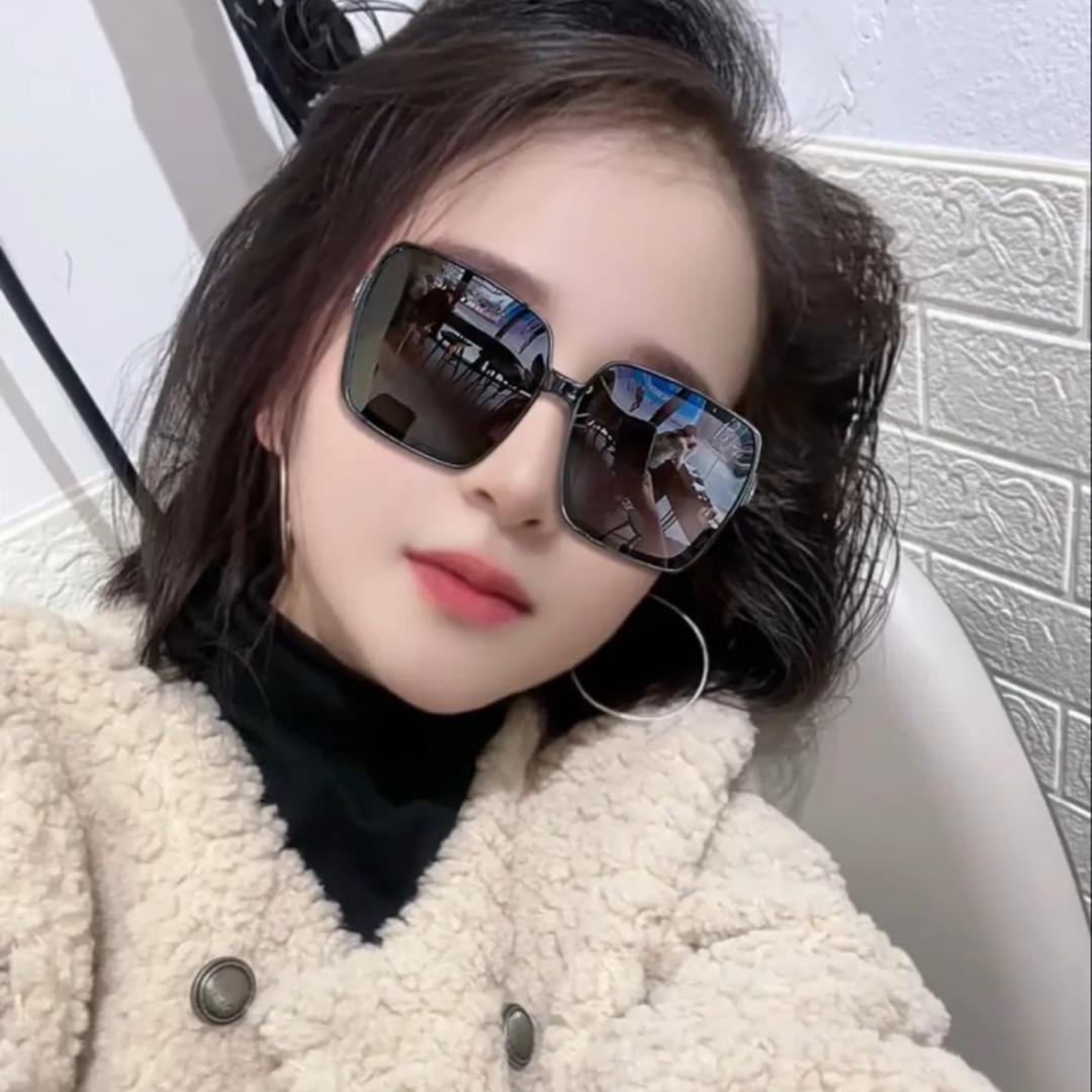 衣后女装，鹿邑县博德路法姬娜附近。