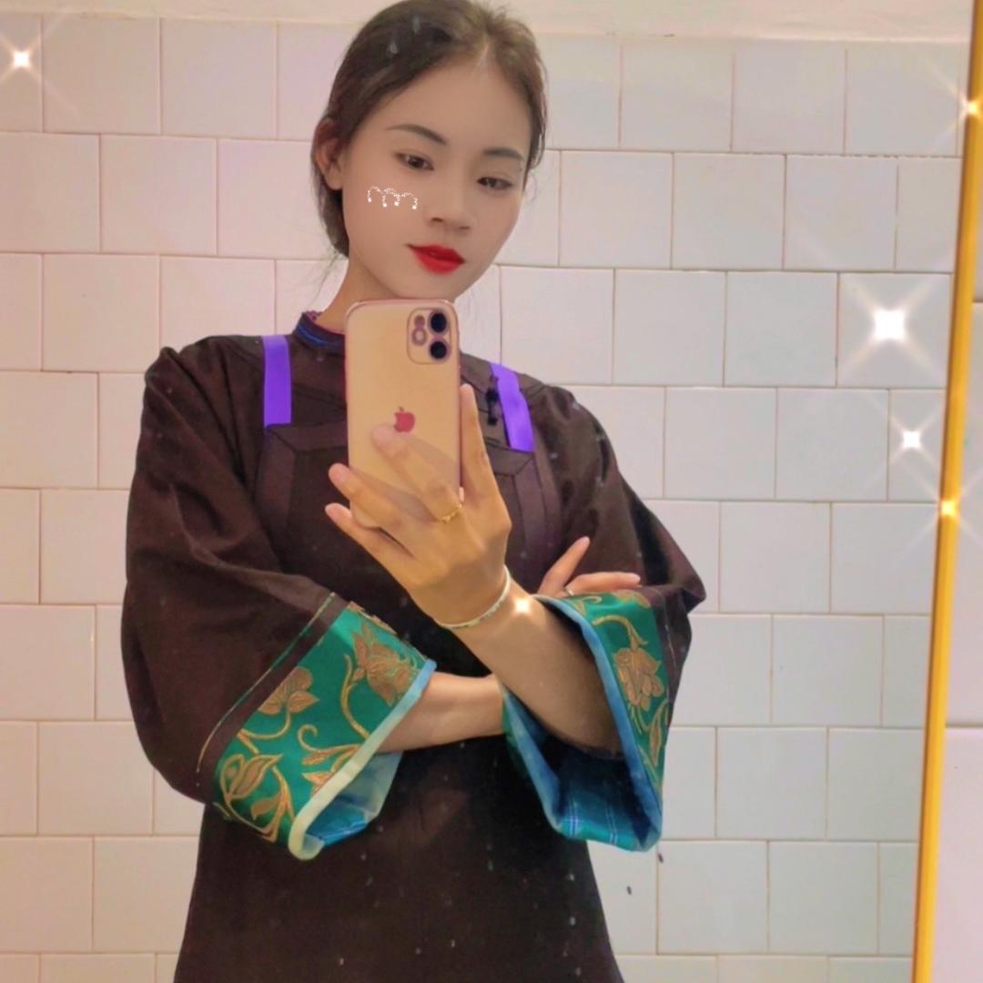 小春春的快乐小店呀