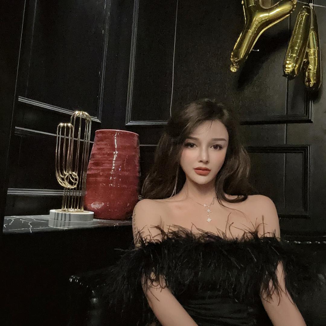 广州彬贝时尚潮流女装工厂店