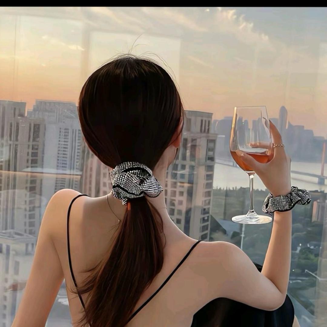 她的皎月越闻越香