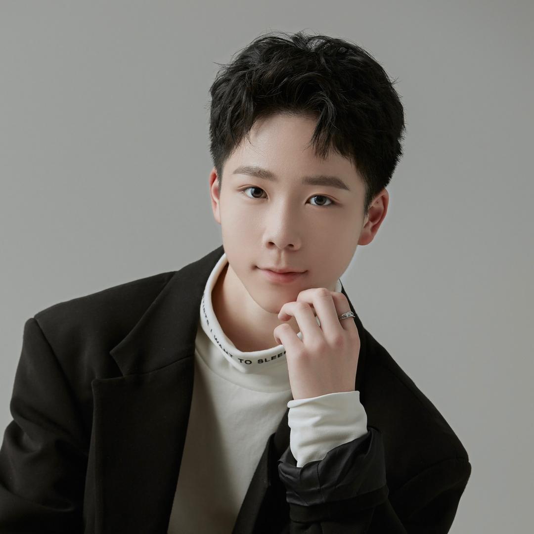 潮童屋精品童装.