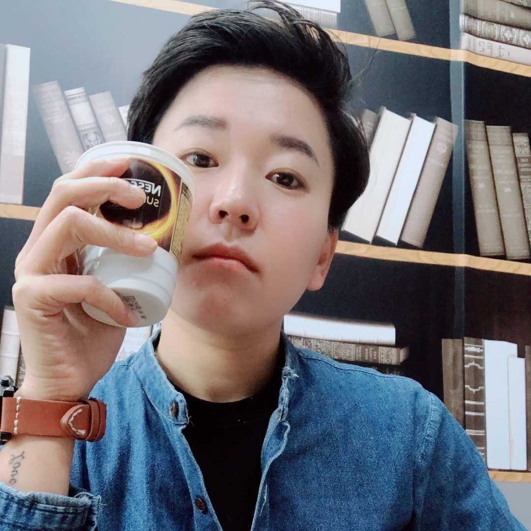 韩国小伊