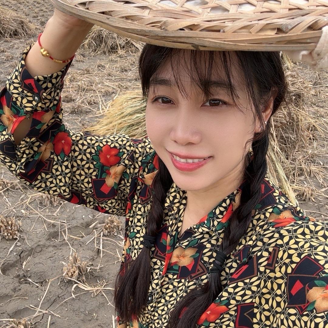 牛芳很忙（村花团）