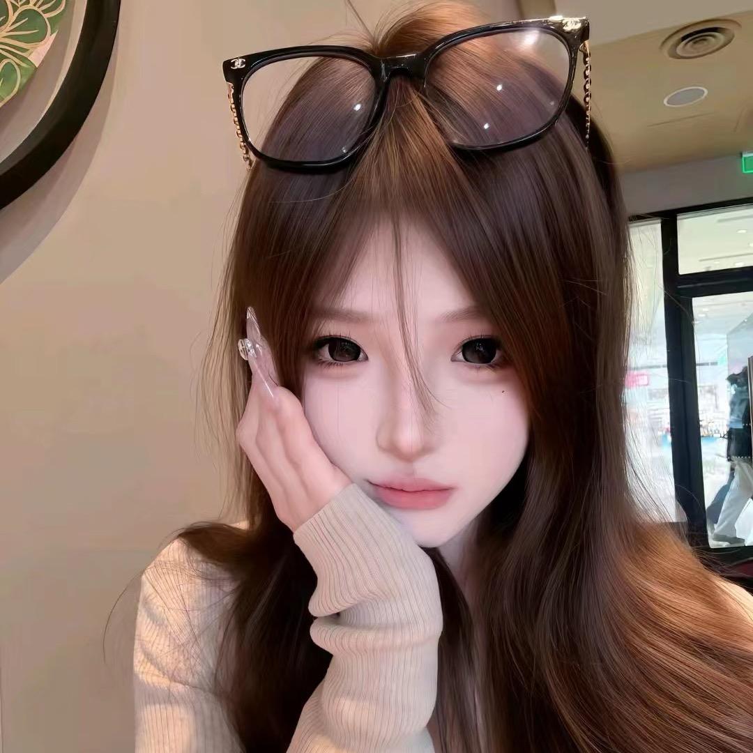 𝟕𝐞𝐯𝐞𝐫.^