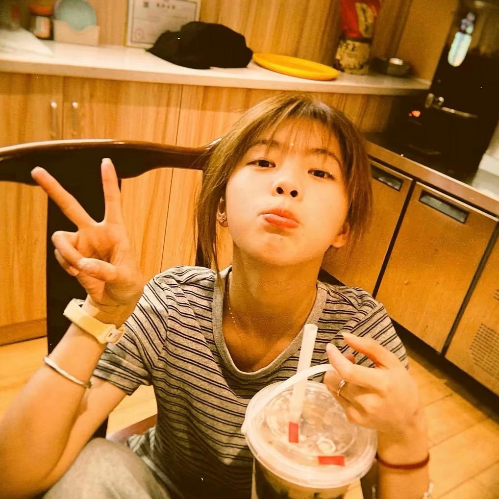 -小 情 緒.🖇️