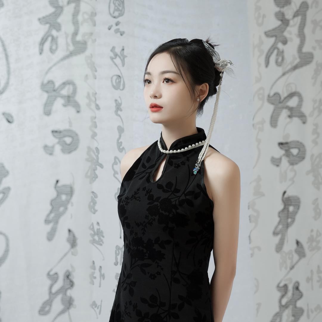 小龙女穿潮牌