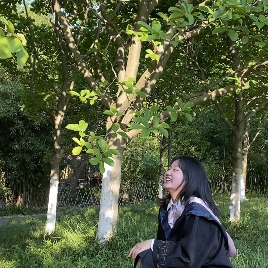 爱舔酸奶盖的小猫🌙