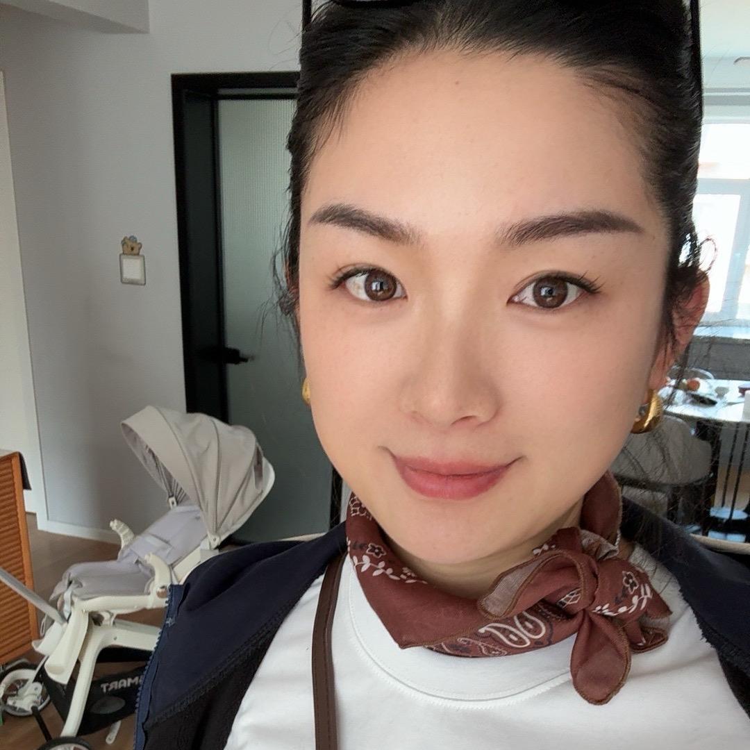 小白米饭（二胎妈妈穿搭）