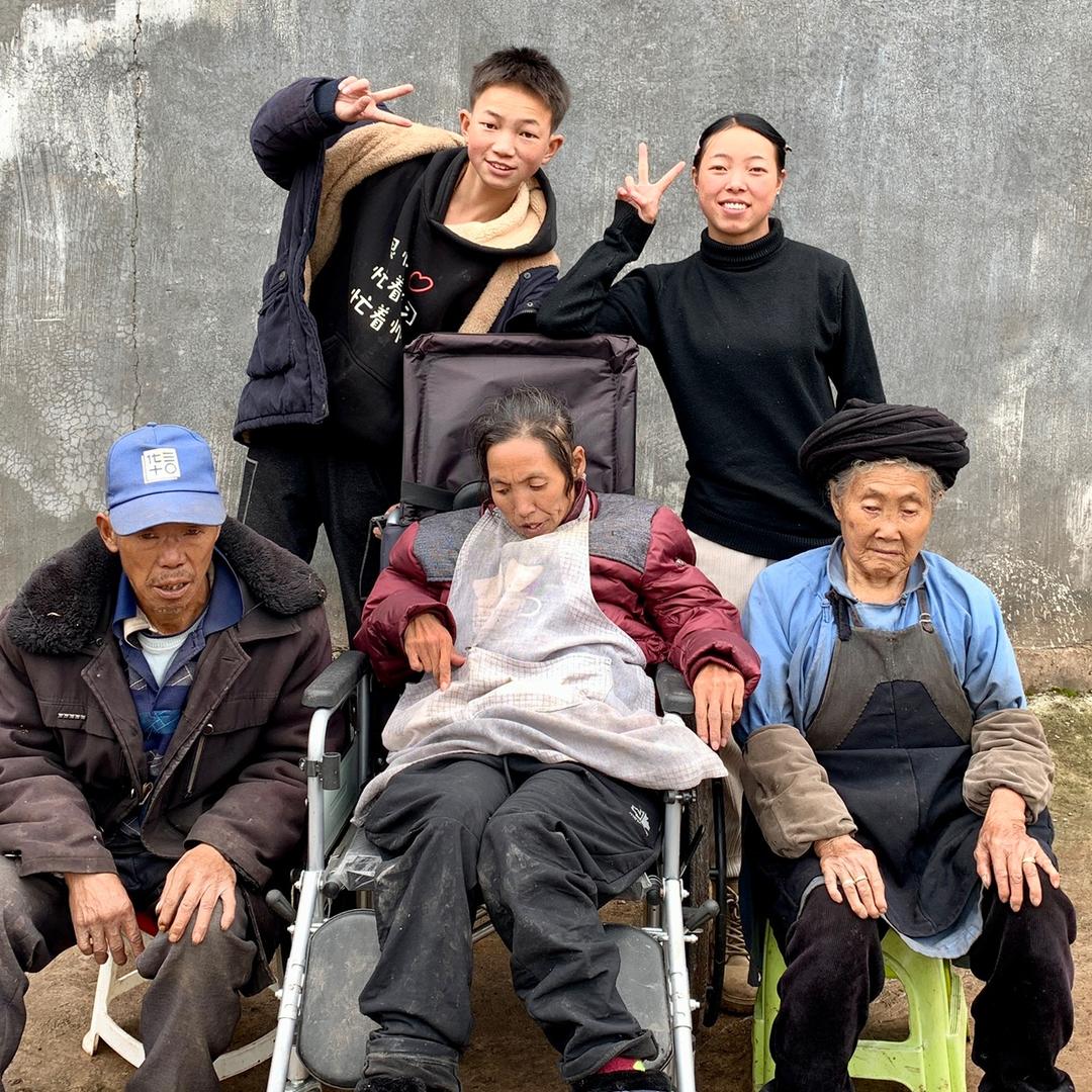 农人小辉(残疾妈妈)