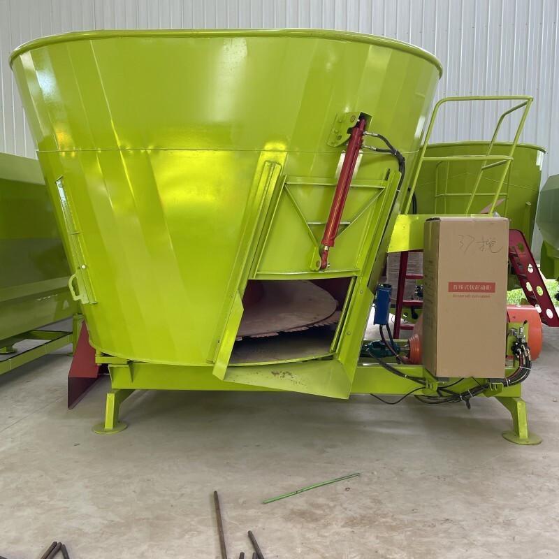 牛羊拌草机，青储打包机(郑州绿牧机械）