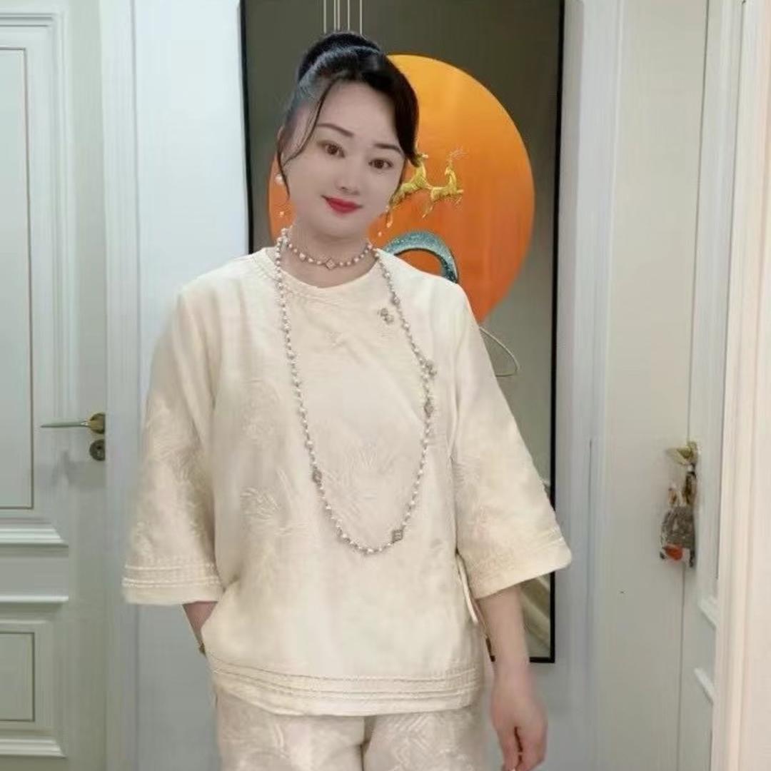 宝姐女装《奥珍授权号》