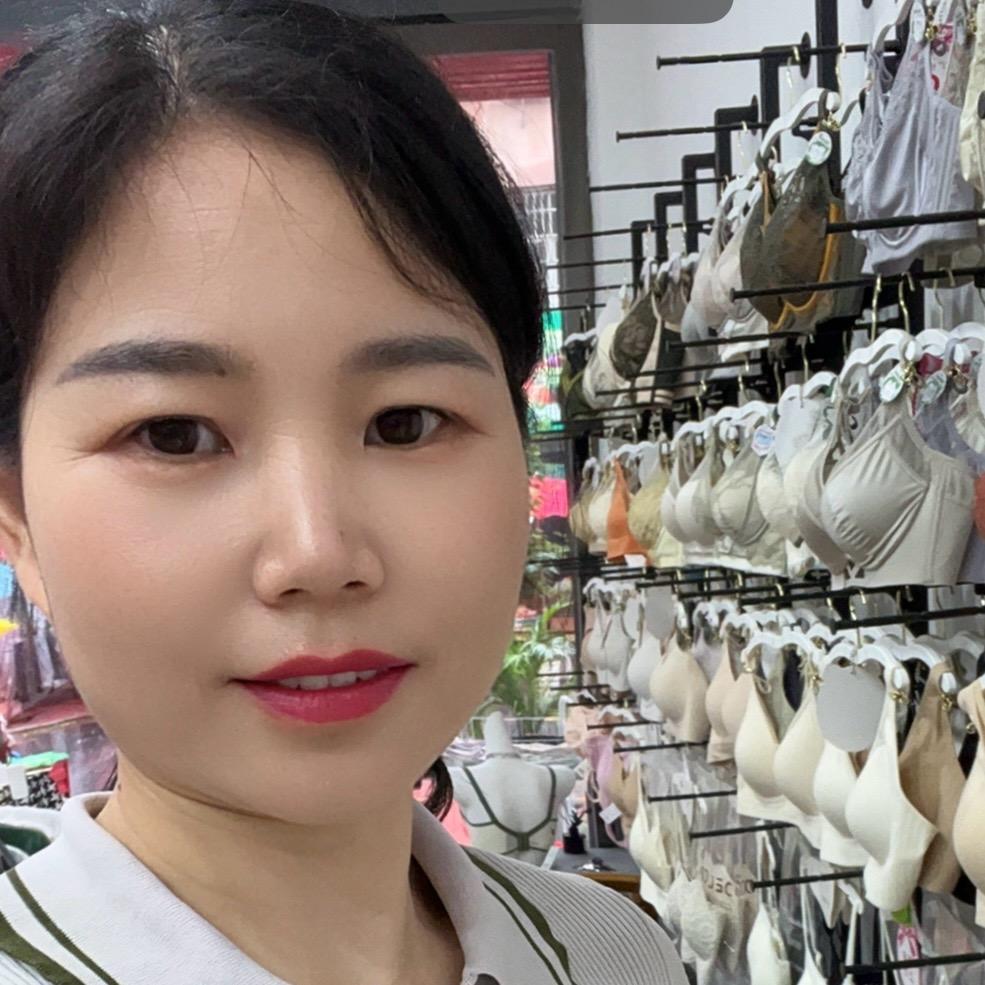 富民菜市场喜又内衣家居服集合店