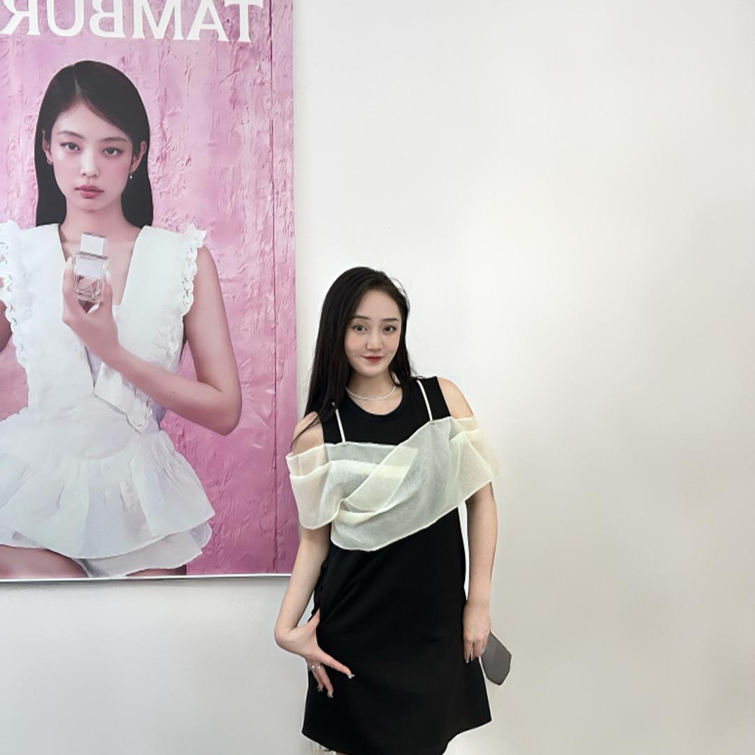 清镇黑色壹玖服装店