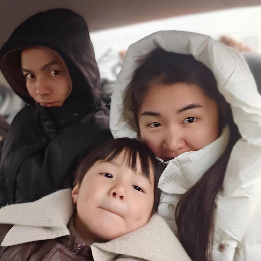 徒手掰榴莲(莎莎和老登)