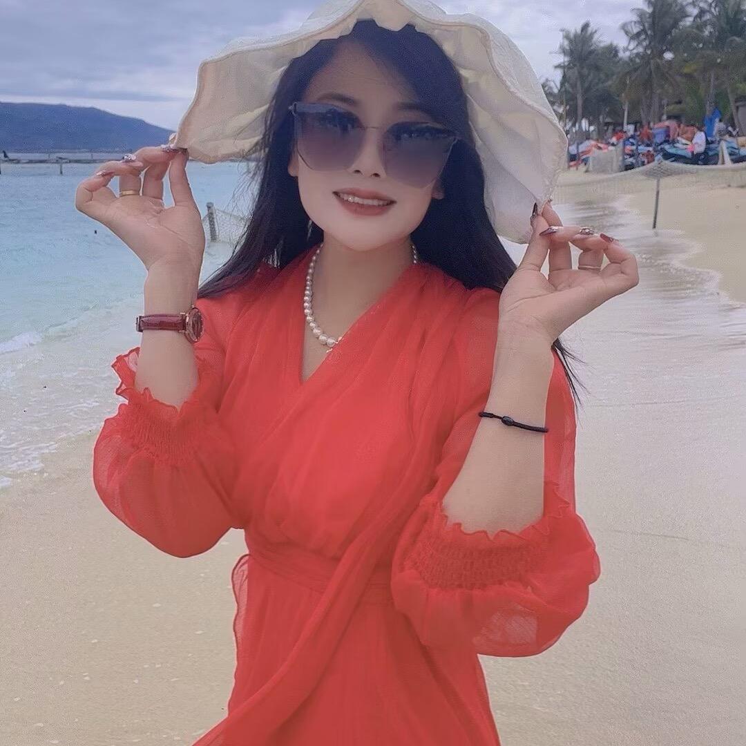李小燕主持歌手代东伴女婿