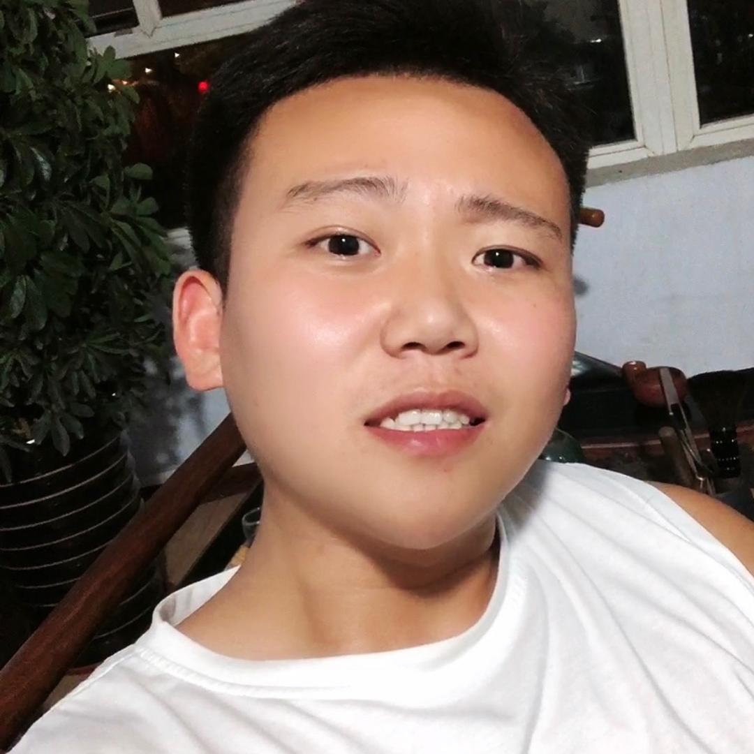 胡宇