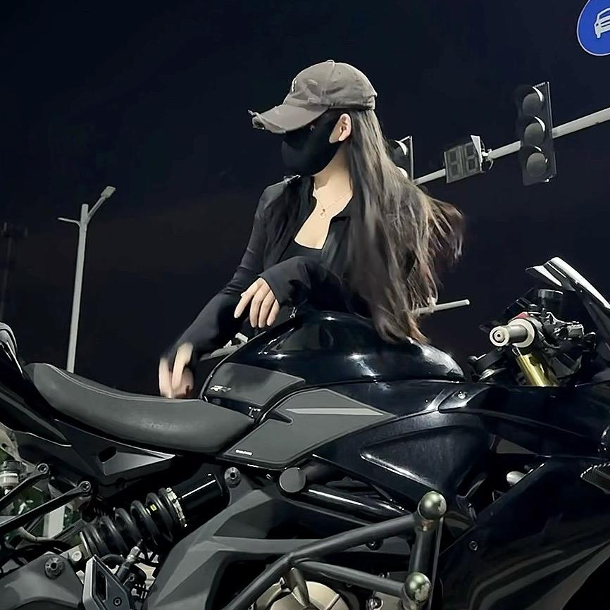 小甜肿么了🏍️