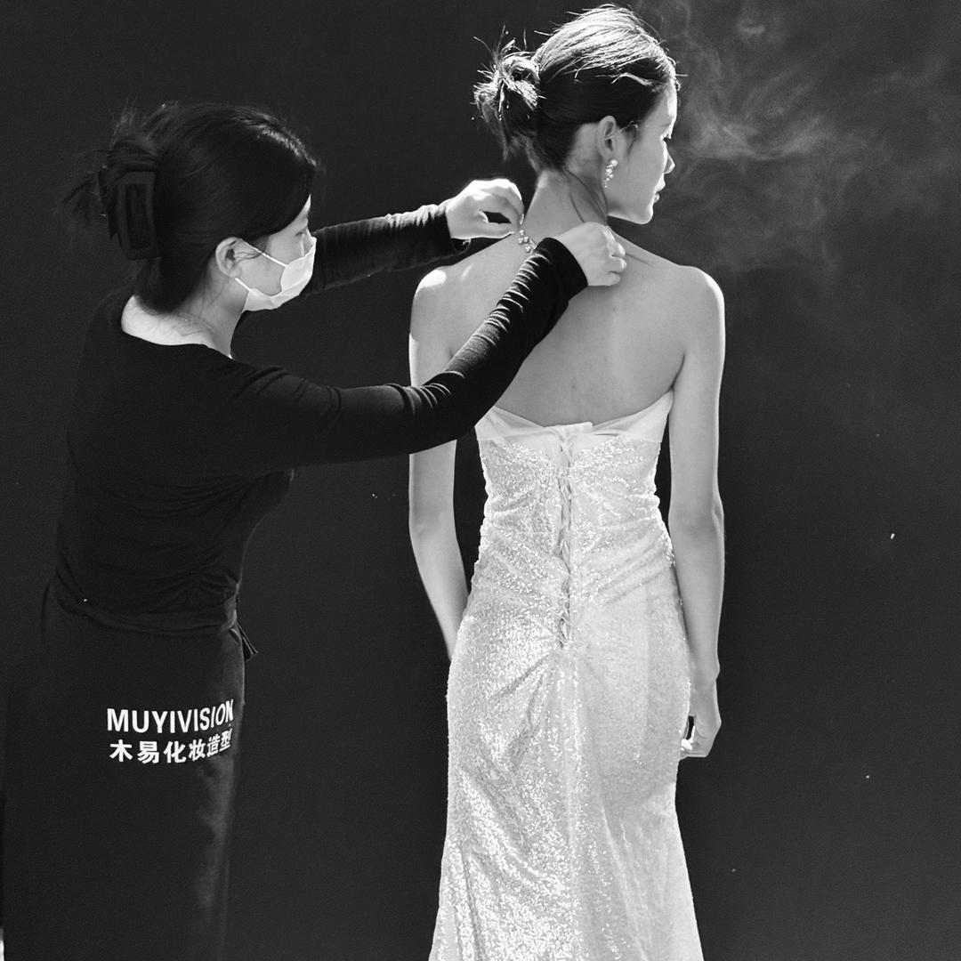 木易化妆师-微微