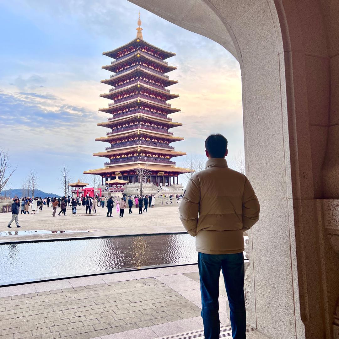 周诗人
