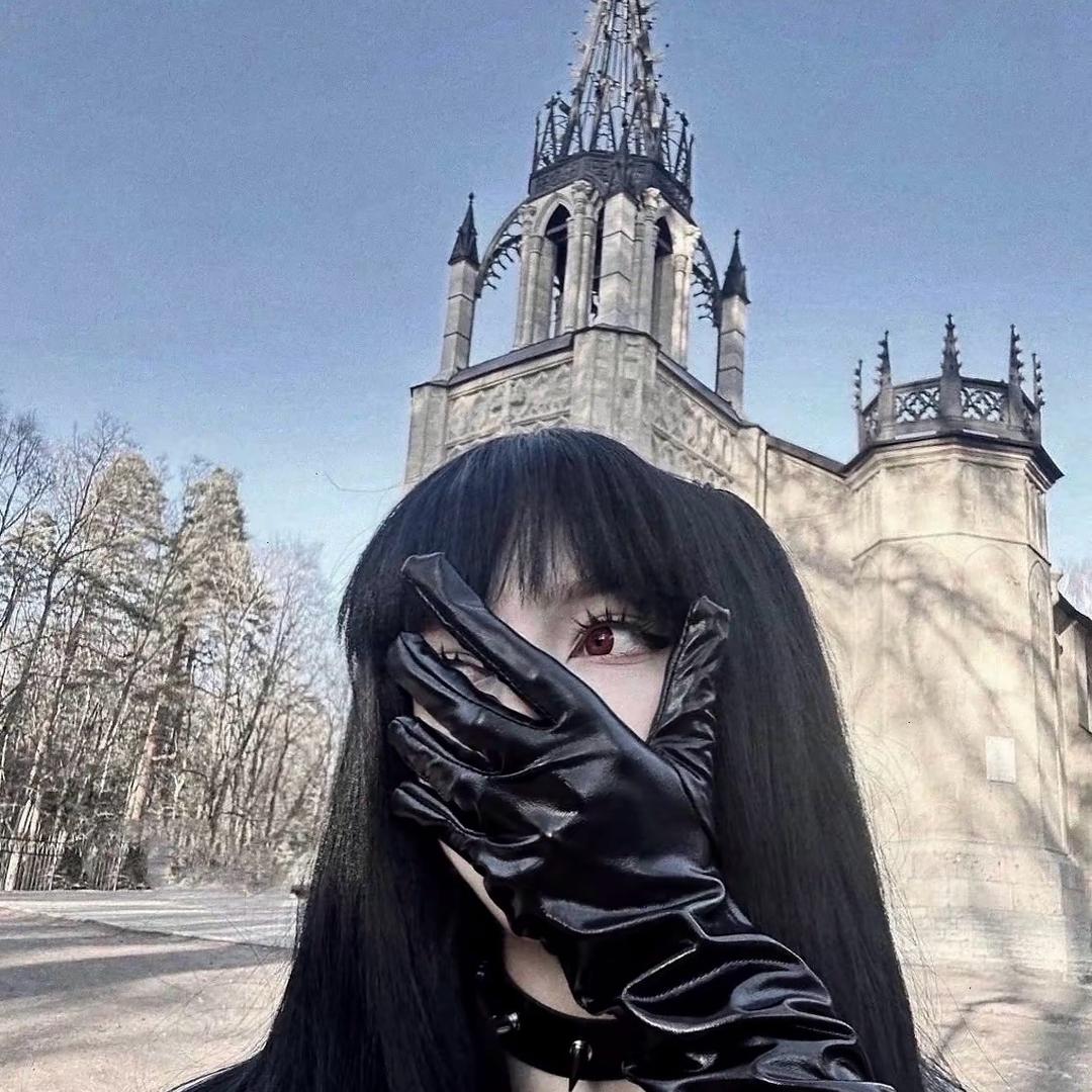 蓝色的黑