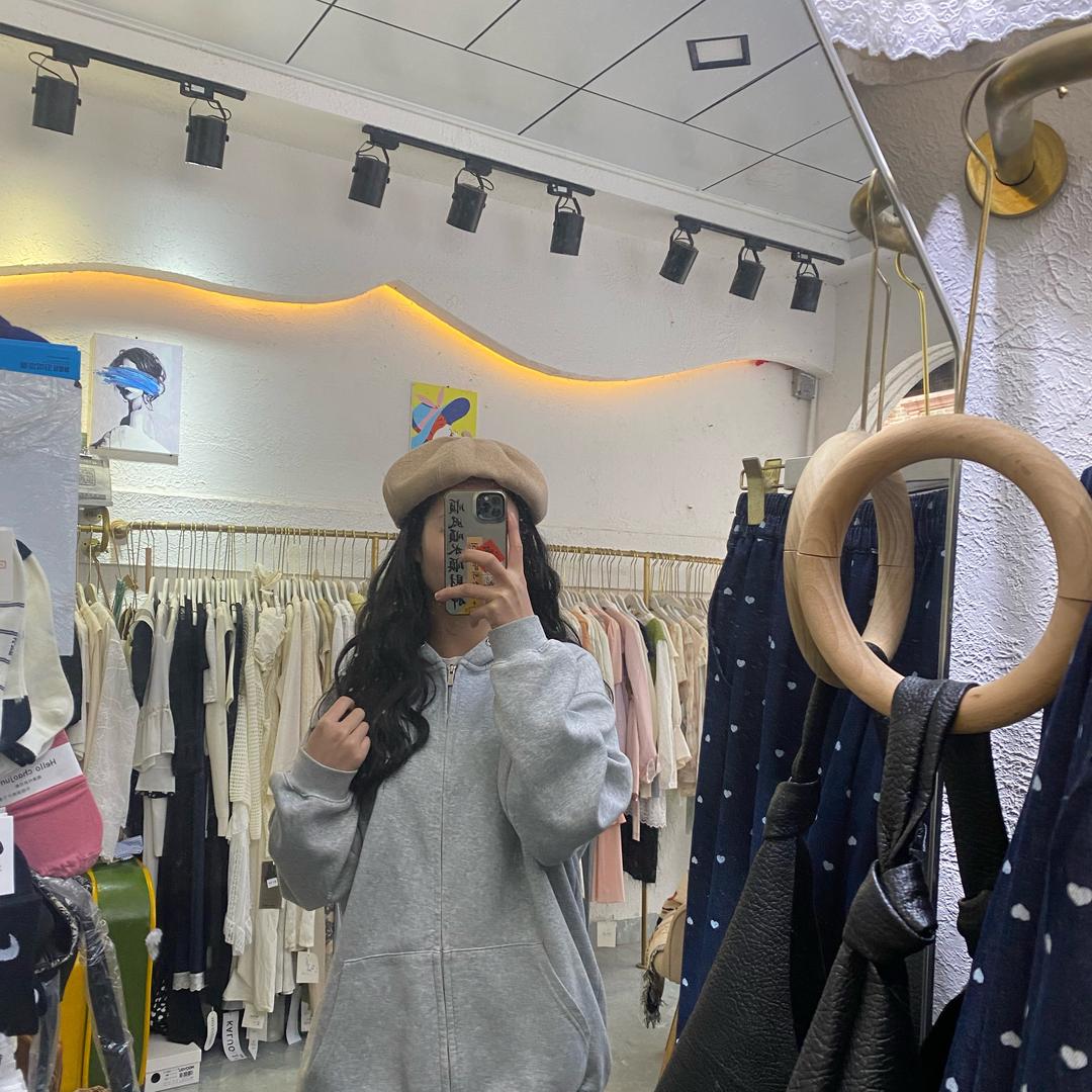 𝓤𝓷𝓻𝓮𝓺𝓾𝓲𝓽𝓮𝓭