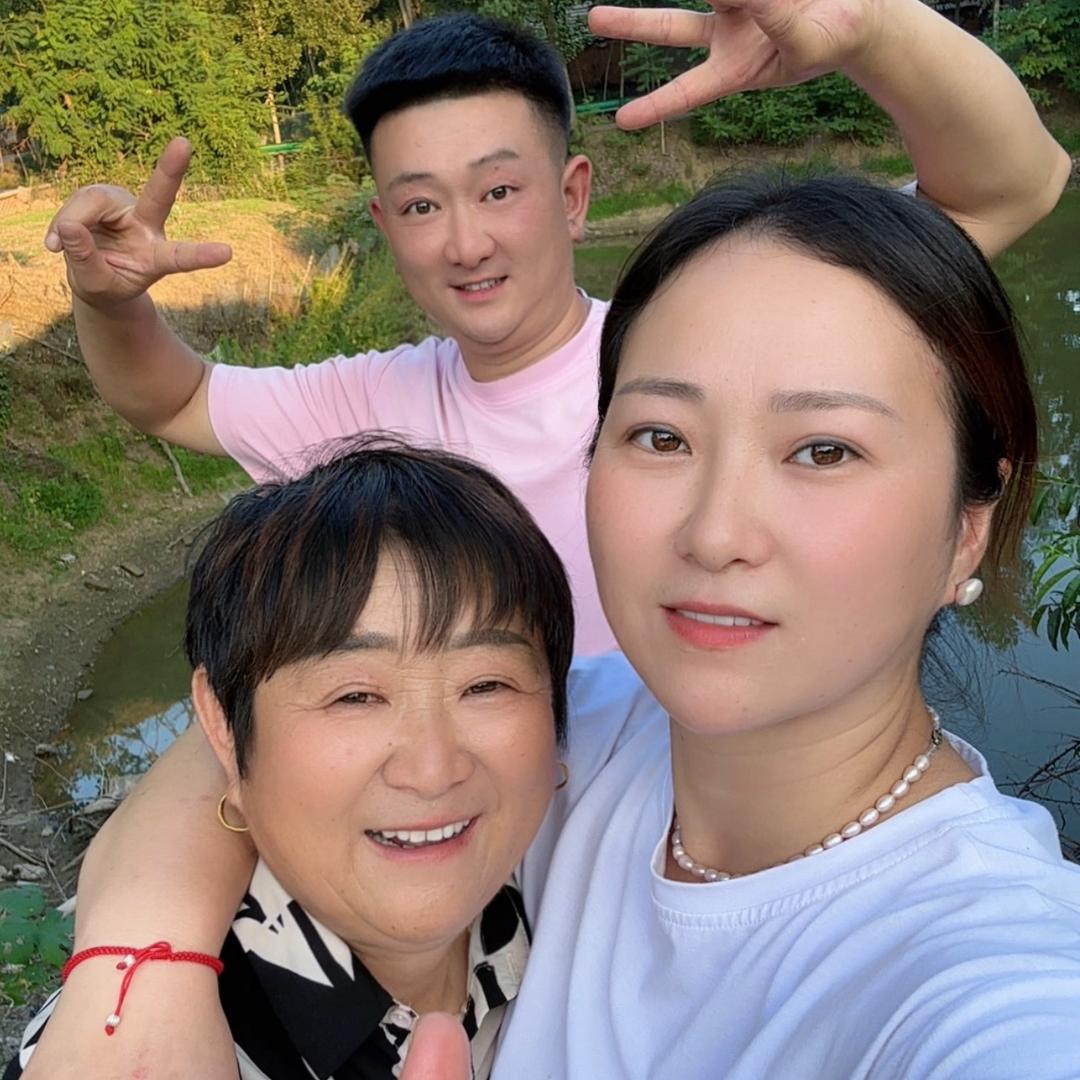 二强亲姐（丽儿）