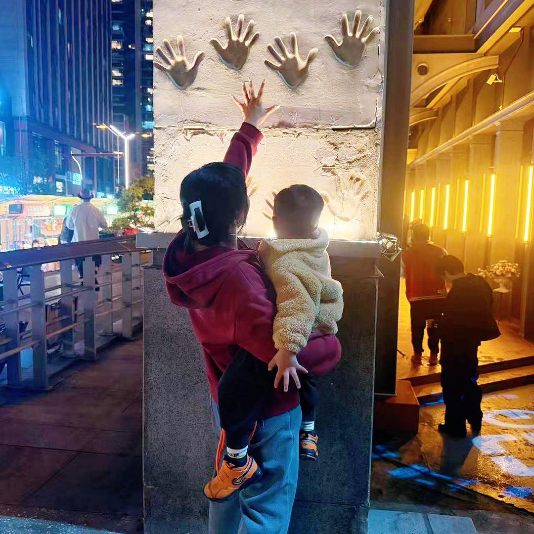 乌漆麻黑咕噜咕噜