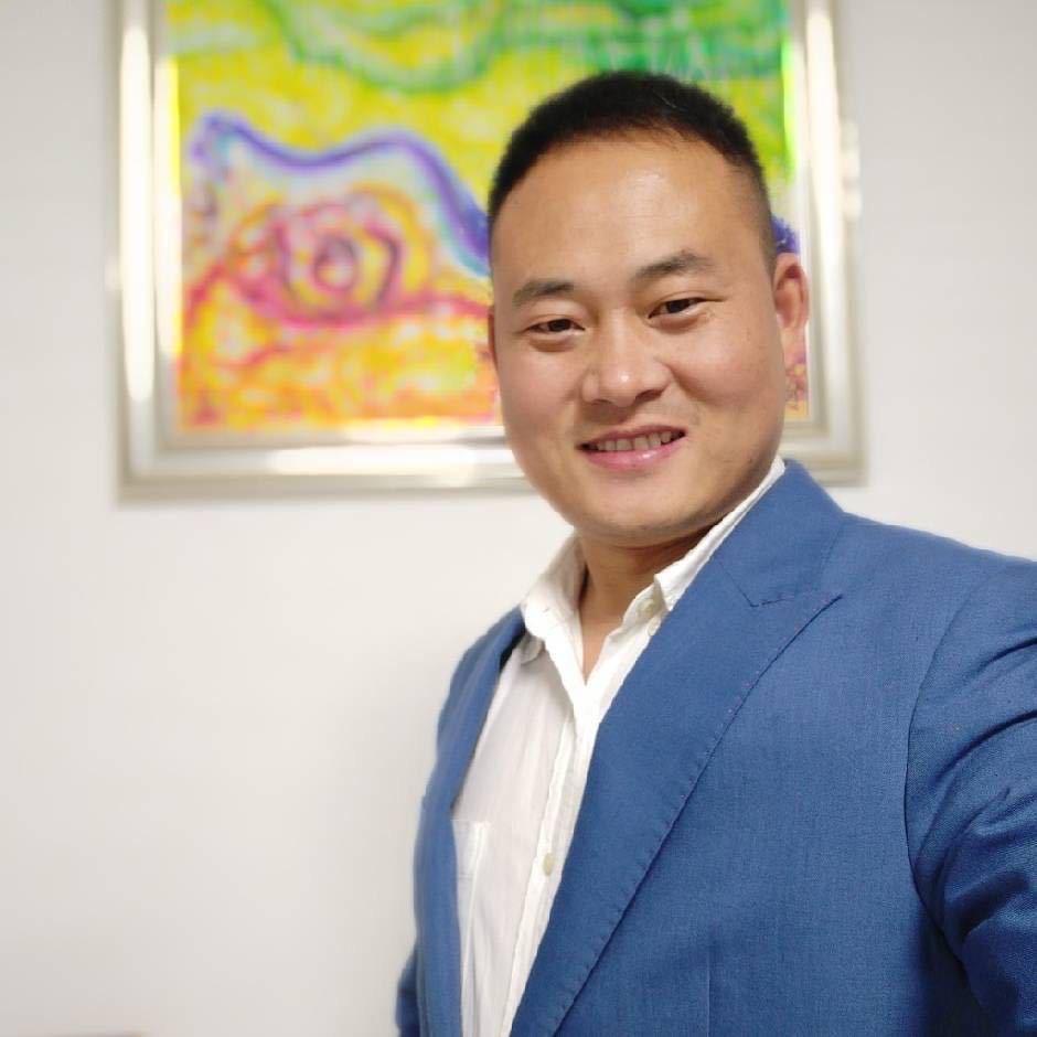 院租租 秦一修