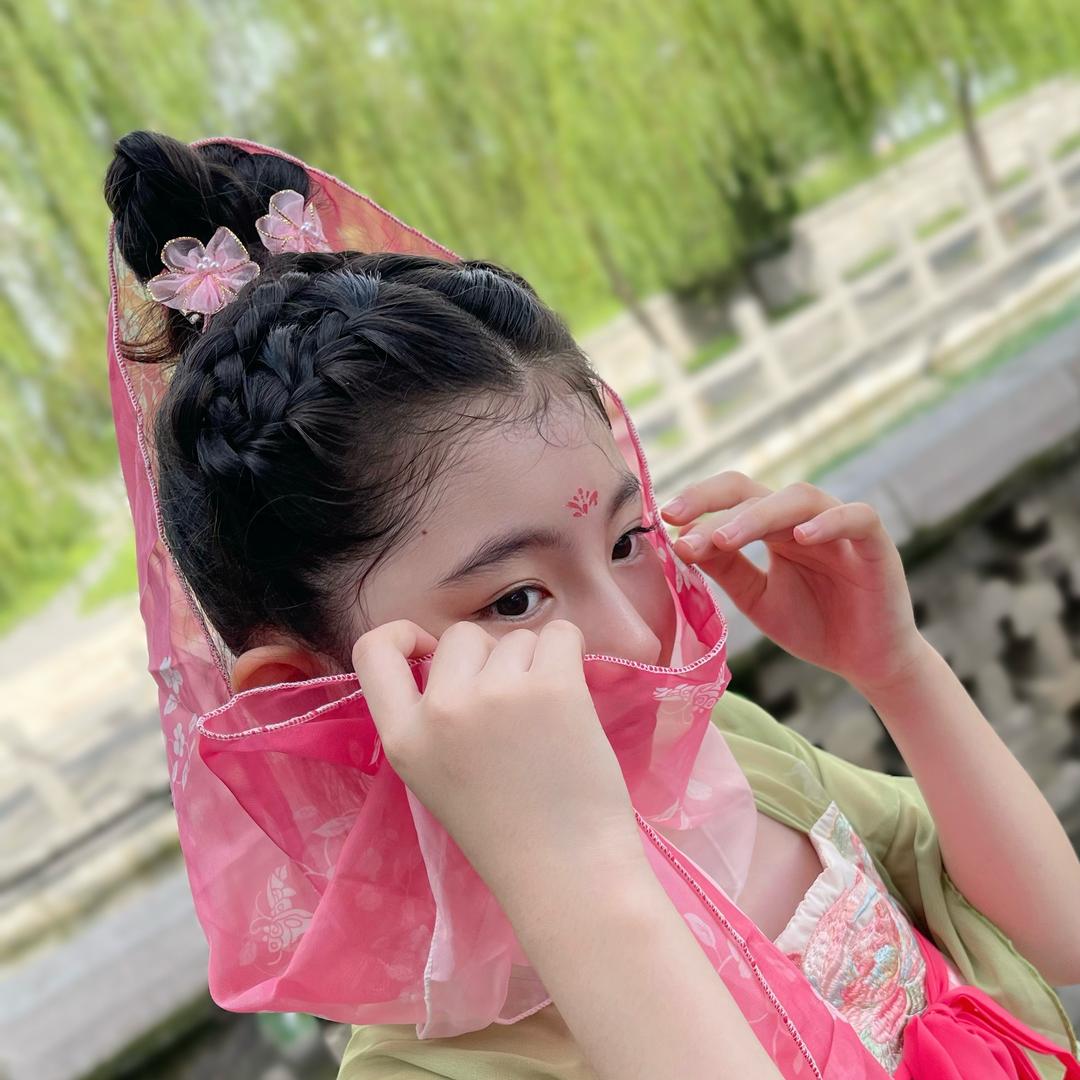 是台灣的逗比小榛寶呀
