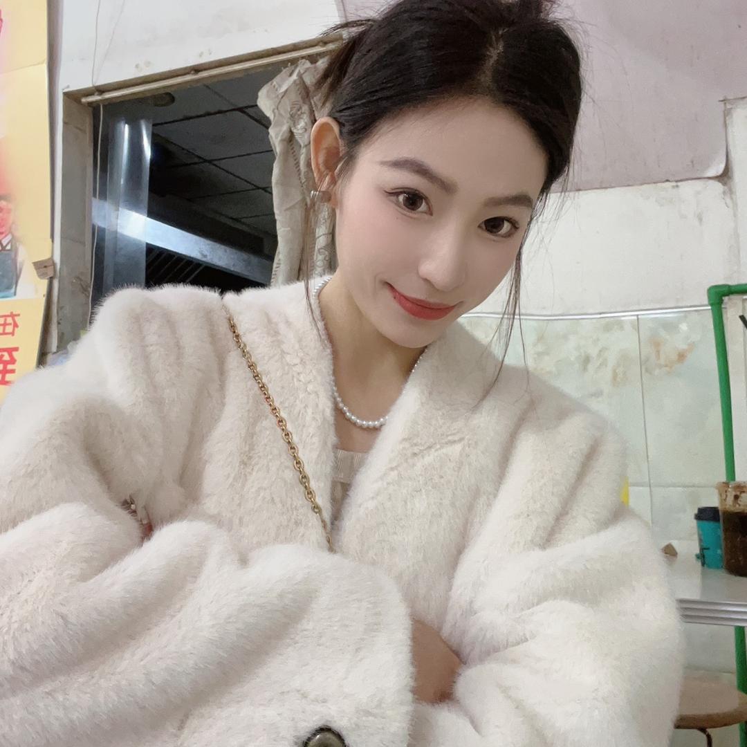 杨二迪穿搭