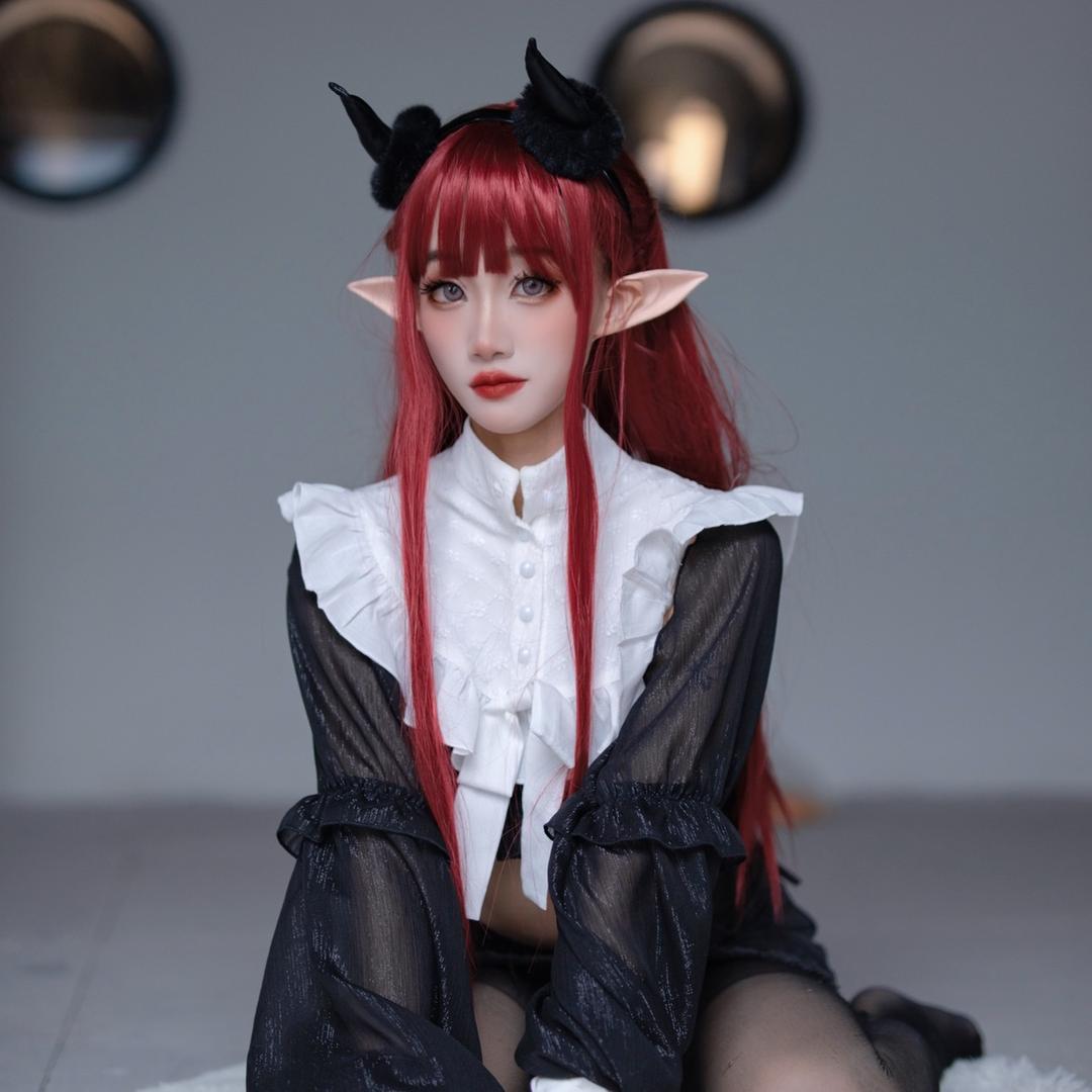 Tou Tou（10W粉宁红叶泳装）