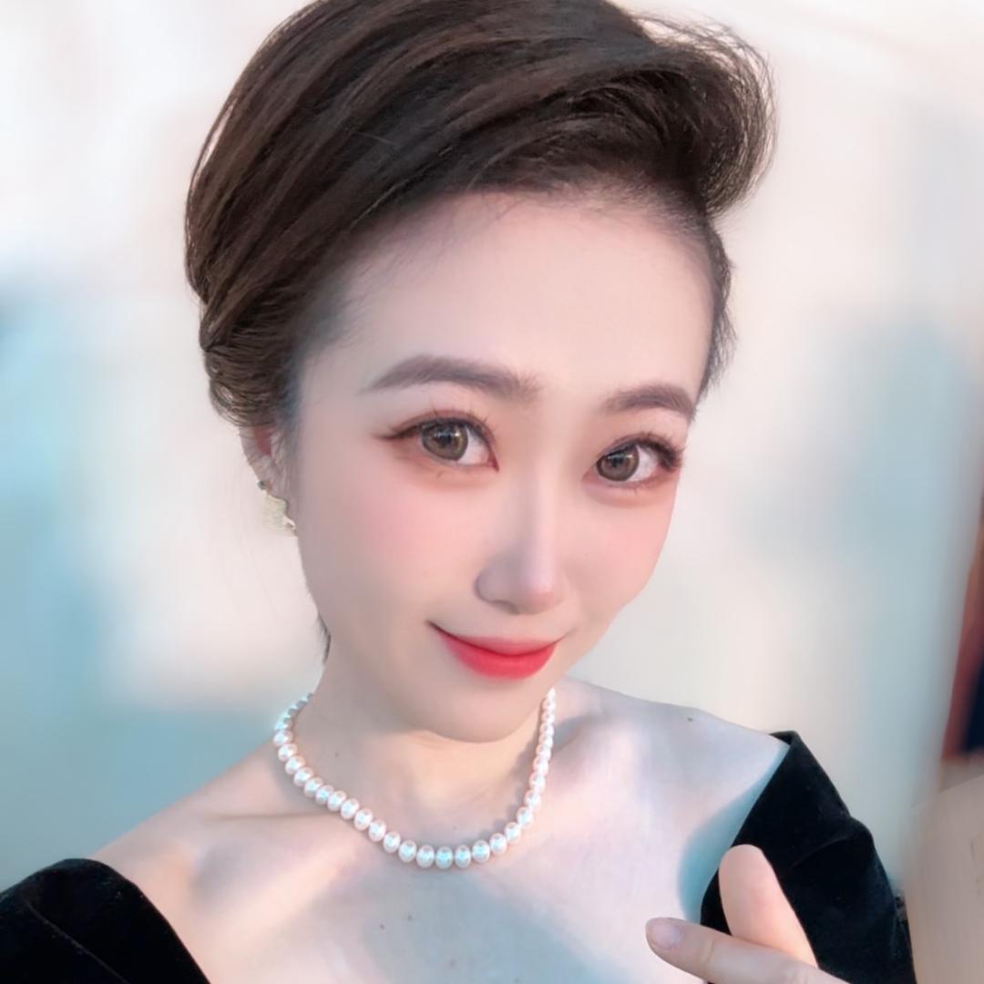 主持人大婷子