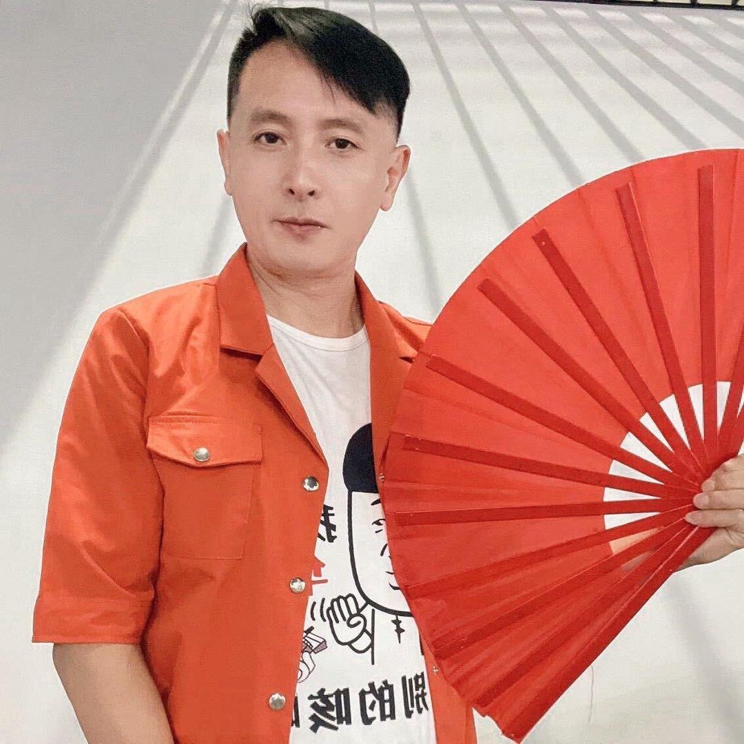 秋哥