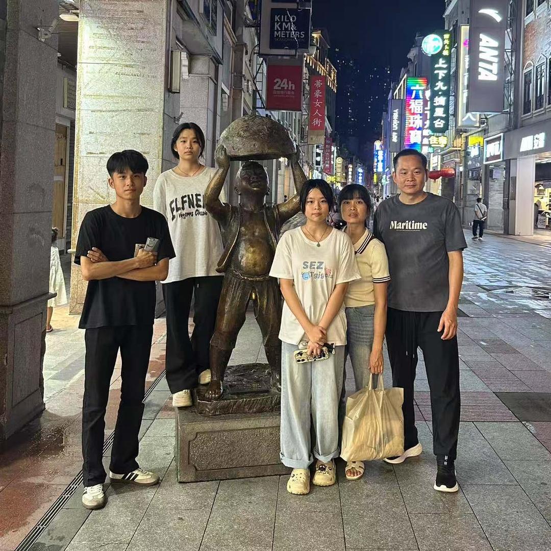 廉江阿浩美缝：外墙机器填缝