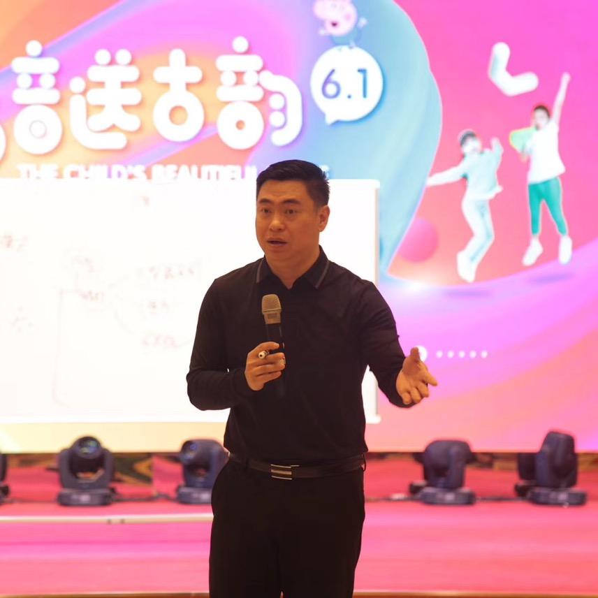 鹏搏中老年铂金退休俱乐部