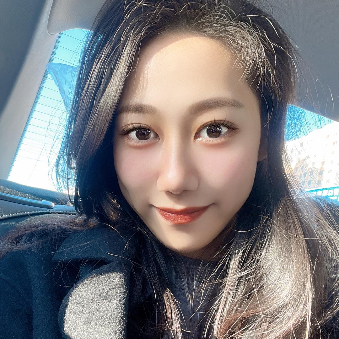 吃喝玩乐小妮子