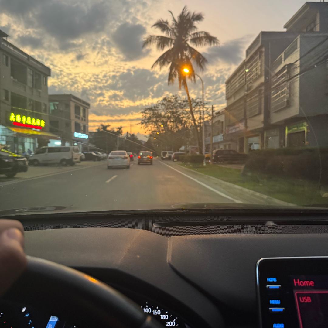 小岛数码（一个想买e300的二手机佬）