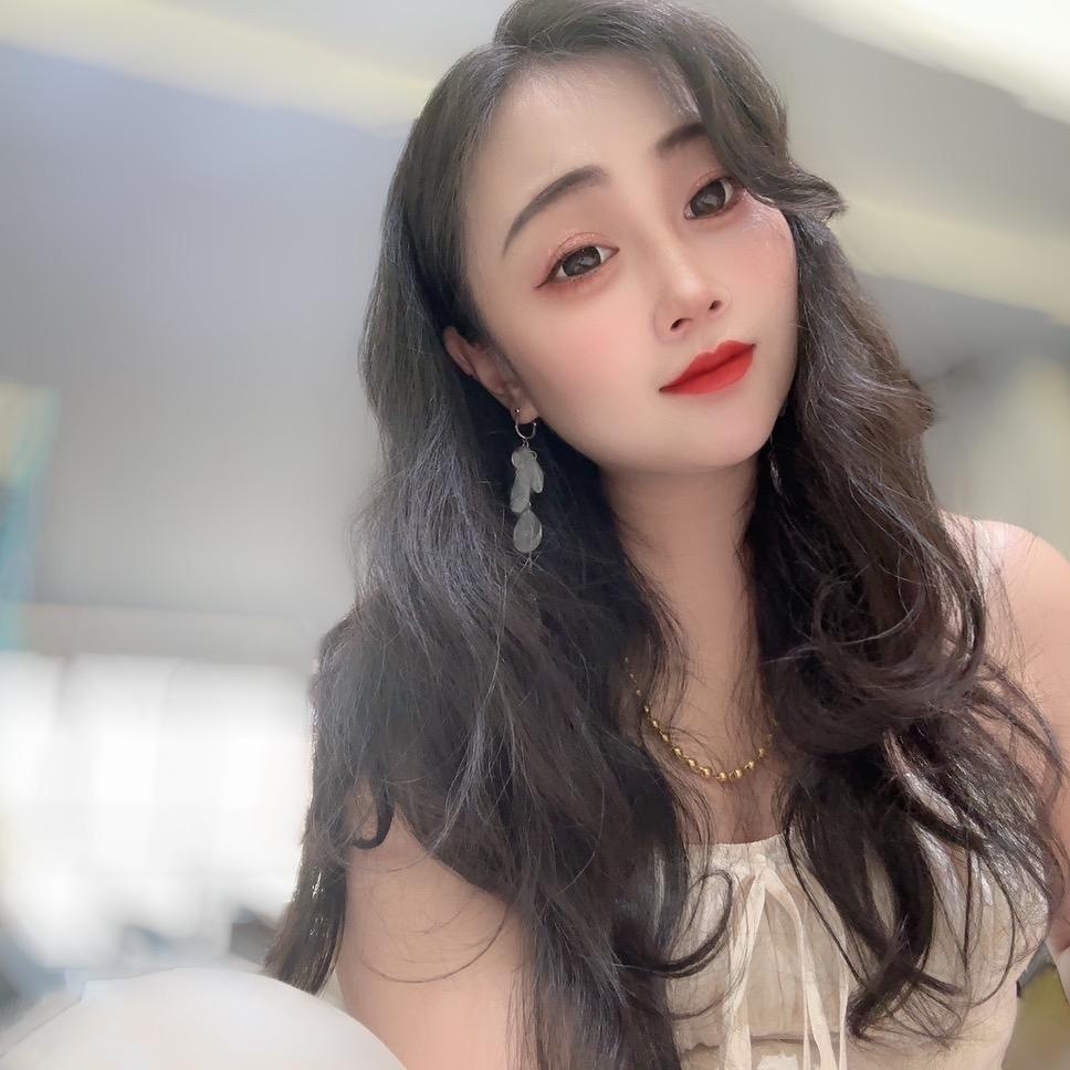 hello 🍀 小阿雯吖 💋