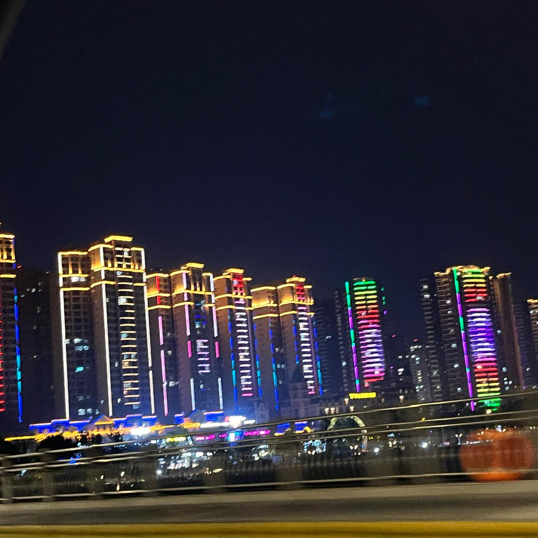晴空万里🌉