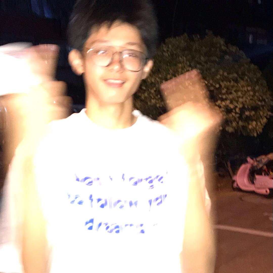 年轻牛子火腿（疲惫版）