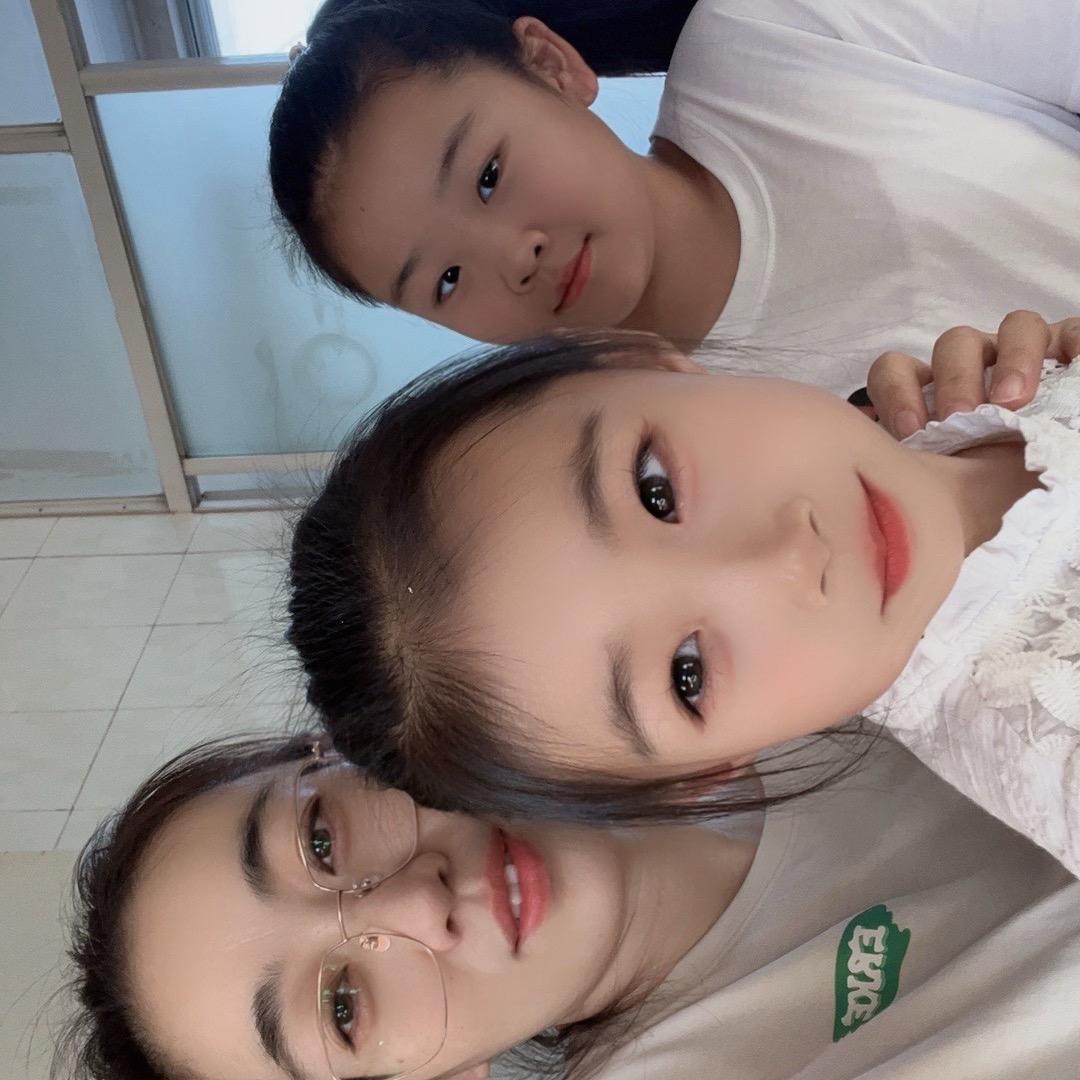 佳佳