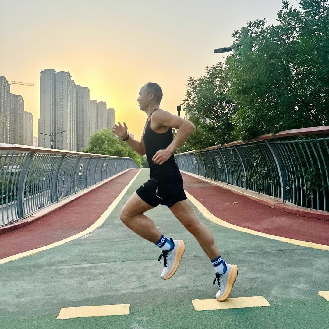 伊河岸边小小草