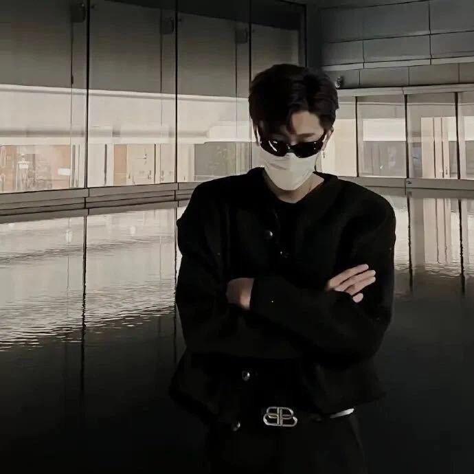 小七栾岑艺色彩接发