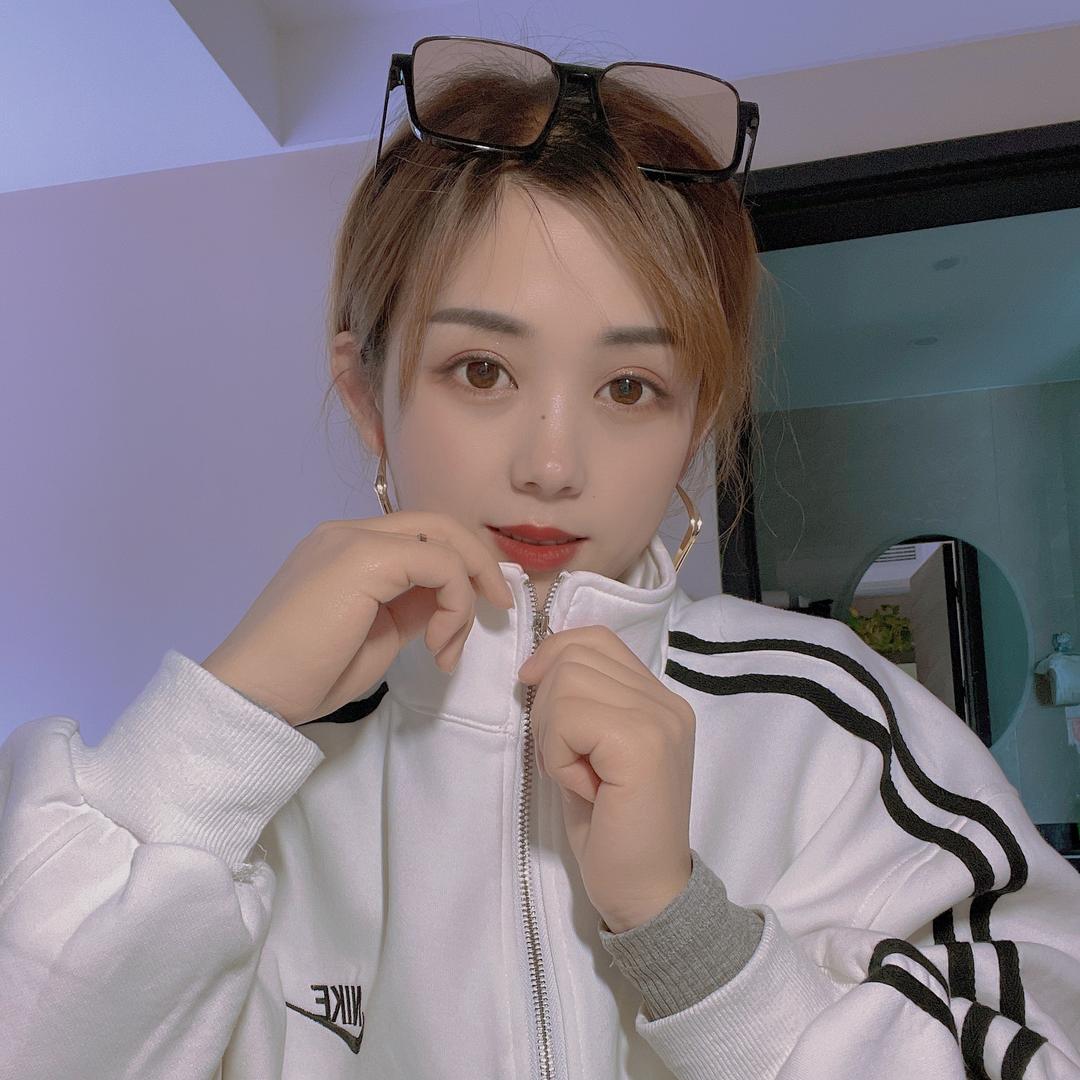 媛媛家居服(穿搭在橱窗)