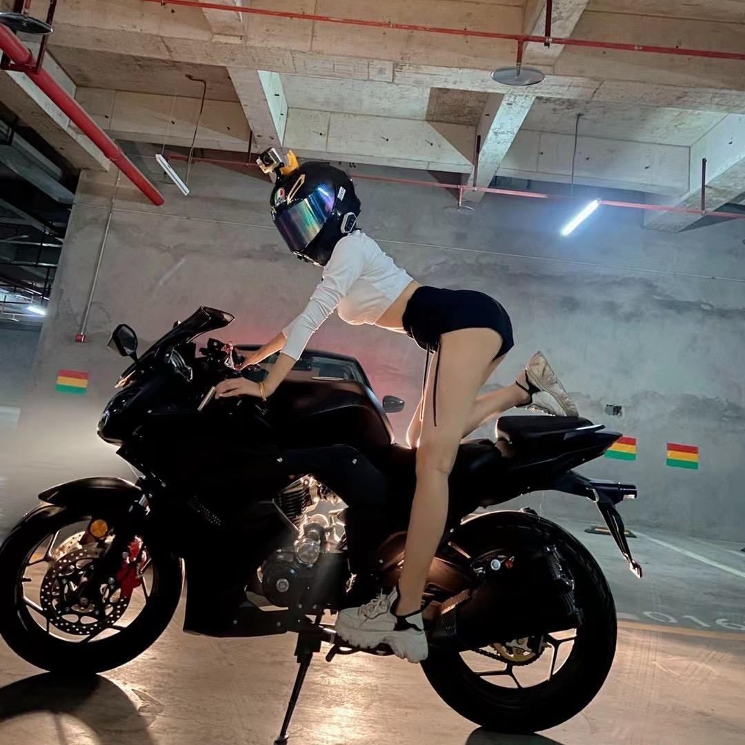 露露💃