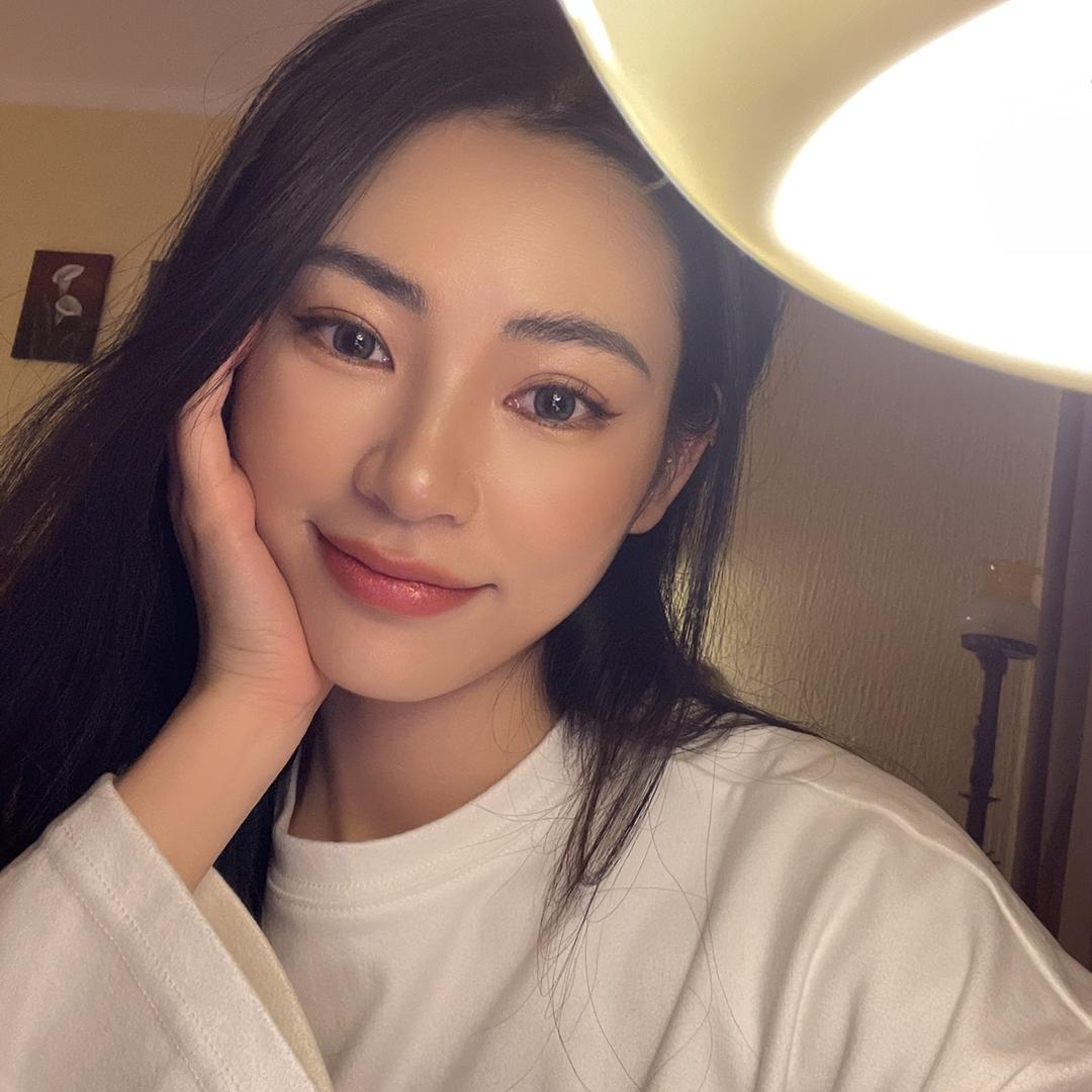 三水化妆师Fern纷纷