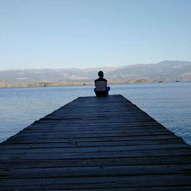 桃花依旧笑春风。